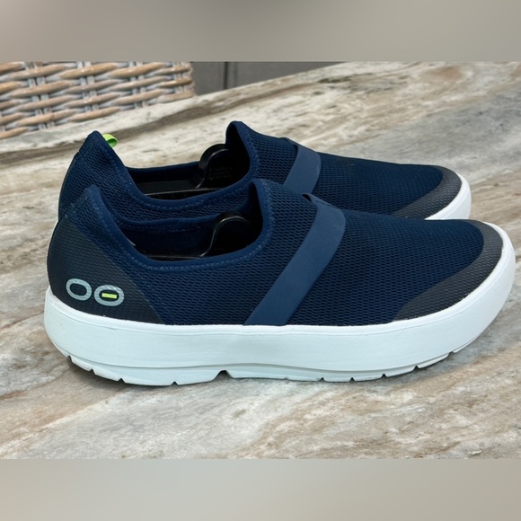 Women’s OOFOS OOmg Low- navy blue. Size 10 - Picture 4 of 13